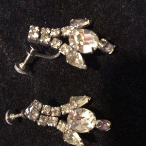 Stretch rhinestone bracelet and clip earrings!
